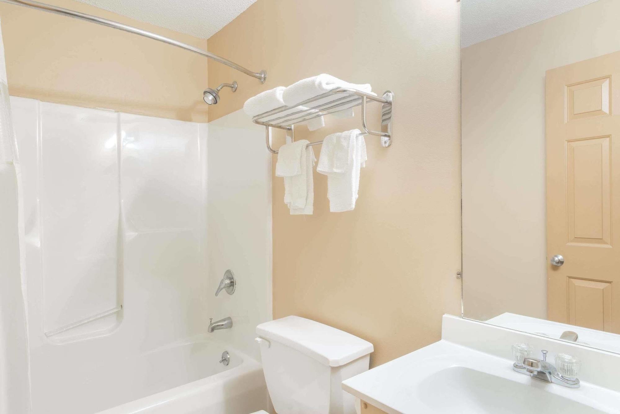 Knights Inn Hadley Εξωτερικό φωτογραφία